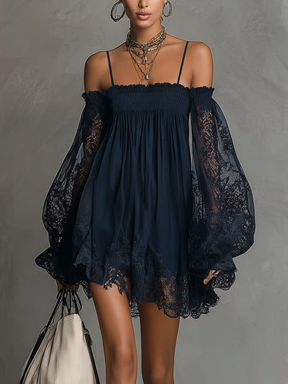 Noemi • Vestito mini in chiffon blu navy con scollo a spalle scoperte, bordo in pizzo e maniche trasparenti